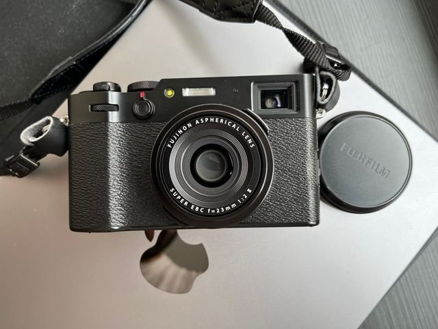 Fujifilm X100V